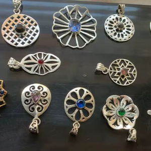 Collier de qualité supérieure, meilleur prix, pendentif artisanal moyen, chaîne en argent allemand, pierres précieuses mélangées, bijoux pour femmes, meilleur prix - Product Image 1