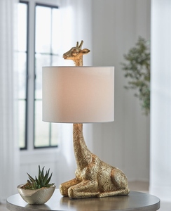 Lampe de table de luxe moderne en forme de girafe dorée, style safari, avec abat-jour en aluminium pour la décoration du salon - Product Image 1