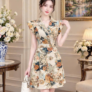 Robes plissées élégantes à fleurs pour femmes, taille naturelle, coupe ajustée, sans bretelles, en mousseline, décontractées, lavables, prix d'usine, personnalisables - Product Image 6