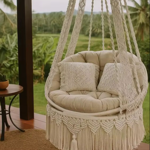 Fauteuil suspendu en macramé beige en coton, chaise suspendue d'extérieur, chaise à bascule en macramé, hamac en macramé, chaise balançoire - Product Image 1