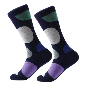 Chaussettes unisexes de haute qualité fabriquées au Pakistan, nouvelles, bon marché, sur mesure, en gros, design OEM, chaussettes de sport pour hommes, chaussettes décontractées de baseball. - Product Image 1