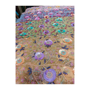 Tela de encaje floral 3D de lujo con cuentas a mano al por mayor para vestidos de novia, fabricante de tela de red bordada - Product Image 2