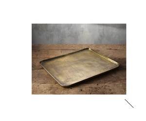 Plateau de service chic en laiton, plat en métal contemporain, vaisselle décorative élégante pour la salle à manger, la maison, l'hôtel, le restaurant, les mariages et les fêtes - Product Image 4