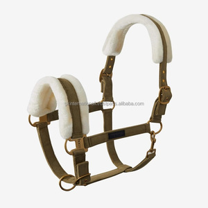 Fabriqué avec tissu velours Sued doux rembourré Nylon cheval licou confort supplémentaire luxe fait à la main léger nylon licou pour chevaux - Product Image 4
