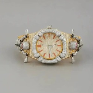 Montre de luxe étincelante avec couronne en moissanite et bracelet ajustable pour les fiançailles, les fêtes et l'usage quotidien - Product Image 2