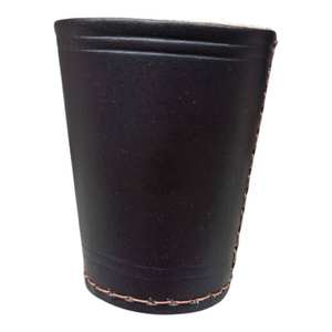 Gobelet à dés personnalisé de haute qualité en cuir véritable et résine, forme polyédrique - Product Image 2