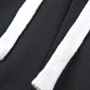 เสื้อสเวตเตอร์มีฮู้ดสีน้ำเงินล้วนสำหรับผู้ชายพร้อมกางเกงขาสั้นสีดำชุดกีฬาลำลองสวมใส่ในฤดูใบไม้ร่วง - Product Image 4