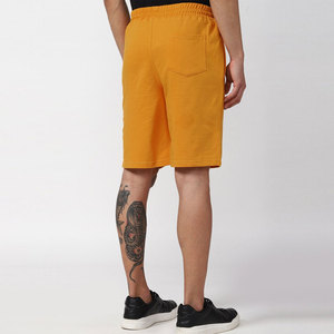 Shorts Bermuda Homme Jaune à Imprimé Crâne, Style Décontracté, Taille Mi-Haute, en Coton Respirant, avec Logo Avant - Product Image 3