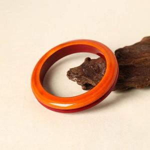 กำไลเรซิ่นดอกไม้แห้งธรรมชาติ งานแฮนด์เมด เครื่องประดับพฤกษศาสตร์ อุปกรณ์เสริมรักษ์โลกสำหรับผู้หญิง ตัวเลือกของขวัญที่มีเอกลักษณ์และมีสไตล์ - Product Image 5