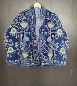 Veste Chapan en velours brodée à la main, doublure en coton, écologique, respirante, artisanat traditionnel ouzbek - Product Image 1