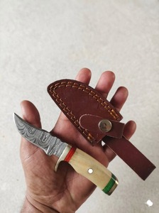 Couteau de chasse en acier damas forgé sur mesure avec manche en bois et étui en cuir, lame à pointe tombante - Product Image 3