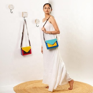 LW กระเป๋าถือพาดลำตัวหนังวัวแท้ดีไซน์เนอร์สำหรับผู้หญิงกระเป๋าเครื่องมืองานทำมือคุณภาพสูงสไตล์ผู้หญิงขายดี - Product Image 1