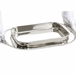 Élégante coupelle à chocolat en métal argenté et plateau de service ovale orné assorti, pour servir des friandises délicieuses lors d'occasions spéciales - Product Image 3
