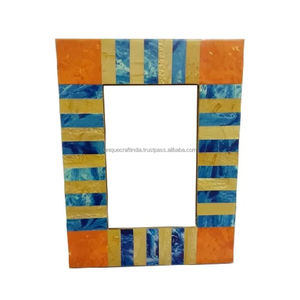 Cadre photo en bois fait main avec incrustation en résine à carreaux verts, cadre photo de table artisanal géométrique moderne, décoration contemporaine pour la maison - Product Image 2