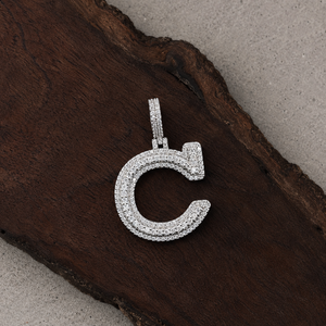 Pendentif initial personnalisé en argent 925 avec lettre C couronnée, micro-pavé de moissanite, style hip-hop, bijoux unisexe en gros - Product Image 1