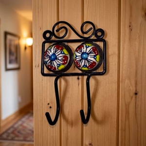 Perchero de Pared Rústico Vintage Ecológico con Azulejos de Cerámica en Forma de Flor, 2 Ganchos, Estante Decorativo de Almacenamiento - Product Image 3