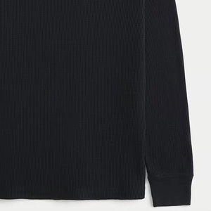 Chemise en tricot gaufré moderne, tissu léger et chaud, style tendance, idéale pour un look quotidien - Product Image 5