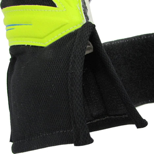 High Quality <b>Latex</b> Football Soccer Goalkeeper <b>Gloves</b> Breathable Finger Protection Sports Professional Unisex OEM Serviced - Product Image 5