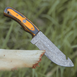 Couteau de chasse de poche en acier Damas de qualité industrielle OEM, fait main, à lame pleine, pour l'extérieur, avec crochet de dépecage, fourreau en bois et cuir - Product Image 6