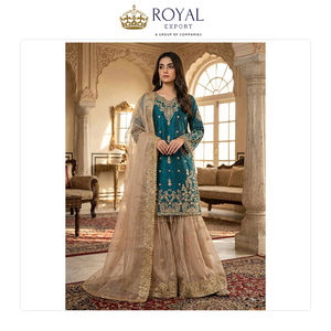 คอลเลกชันชุดแต่งงานอินเดียล่าสุดจากดีไซเนอร์ ผ้าไหมประดับด้วยงานปักดิ้นดิ้นเลื่อมและเพชร ชุดชาราร่า - Product Image 3