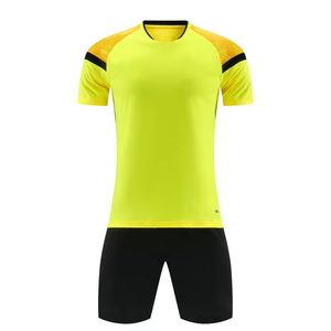 Ensemble de maillots de football rétro vert classique personnalisé, service OEM, découpe automatisée, sublimation originale, short respirant et léger - Product Image 2