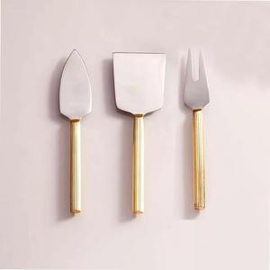 Les couteaux allient un attrait esthétique à une fonctionnalité quotidienne, un design métallique élégant qui ne se démode jamais. - Product Image 1