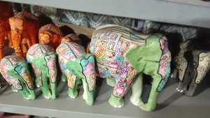 Elefante Decorativo de Papel Maché de Cachemira, Elefante Artesanal de Cachemira, Escultura de Elefante Pintada a Mano de Cachemira - Product Image 6