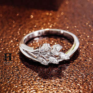 Elegante Anillo de Compromiso con Diamante Cultivado en Laboratorio, Corte Marquesa, en Oro Blanco de 14K, Diseño de Rama de Hojas, Anillo Nupcial Inspirado en la Naturaleza - Product Image 4