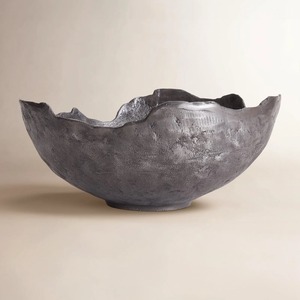 Cuenco de metal hecho a mano con diseño pulido, plato decorativo para decoración del hogar. - Product Image 3