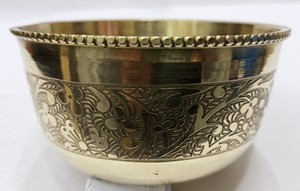 ชามอาหารทองเหลืองสั่งทำพิเศษ ขัดเงาด้วยมือ ผิวเรียบเนียน ภาชนะพรีเมียมสำหรับใช้ในครัวเรือน โดย MHQ Traders PVT LTD - Product Image 2