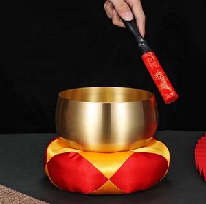 Cuenco tibetano tradicional de latón martillado a mano para meditación, terapia de sonido y relajación tranquila - Product Image 1