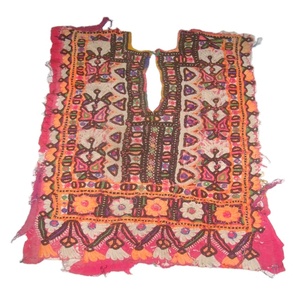 Blouses de mode printanière en coton brodé vintage à manches courtes, style afghan baloch tribal, avec encolure et appliques miroir Banjara - Product Image 1