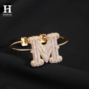 Bracelets personnalisés avec initiales - Bracelet alphabet pavé de pierres baguette - Bijoux hip-hop personnalisés - Product Image 6