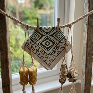 Pañuelo Cuadrado Hecho a Mano con Estampado Indio, Bufanda de Algodón Boho, Accesorio para el Cabello, Regalo para Ella, Duradero para el Verano y la Playa - Product Image 4