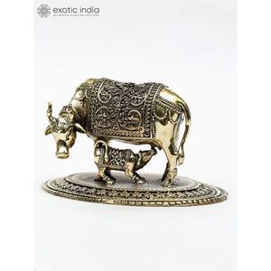 Escultura elegante de vaca y Becerro de latón superfino pequeño de 6 pulgadas con talla atractiva para decoración del hogar y Templo hecho en La India - Product Image 3