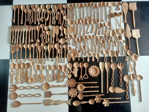 Cucharas de Madera Talladas con Diseño de Girasol, Únicas con 1 y 3 Flores, 100% Hechas a Mano con Madera de Fresno, Acacia y Redwood, Estilo Vintage - Product Image 6