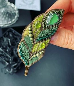 Broche de Mariposa Bordado a Mano con Cuentas, Elegante Joyería Decorativa, Broche de Cristal Bordado con Cuentas de Primera Calidad - Product Image 1