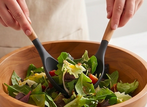 Ensemble d'ustensiles de cuisine en silicone noir mat avec manche en bois, 5 pièces, design minimaliste, passe au lave-vaisselle, pour usage hôtelier et événements - Product Image 6