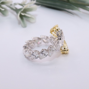 Anillo de Eternidad de Diamantes con Corte Pera en Oro Blanco para Mujer, con Diamantes Amarillos y Blancos Cultivados en Laboratorio, Estilo Clásico de Compromiso - Product Image 2