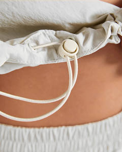 Chaqueta Deportiva y Pantalones Deportivos Blancos para Mujer, Personalizados y de Alta Demanda, con Ribete en Contraste, Ligeros, Traje Deportivo para Mujer - Product Image 6