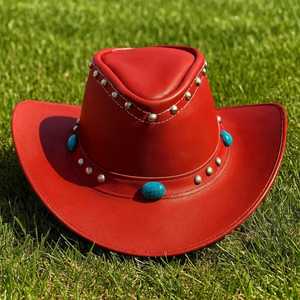 Chapeau de cowboy en cuir véritable rouge, style unique OEM, fait main, avec pierres turquoise, cadeau pour elle - Product Image 1