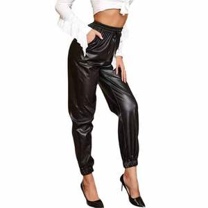 Pantalon décontracté pour femme avec cordon de serrage à la taille, en similicuir PU, effet mouillé, coupe jogger, taille haute et extensible - Product Image 5
