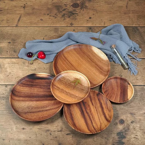 Plato de Madera de Acacia Hecho a Mano, Plato Rústico de Madera para Servir y Comer - Product Image 1