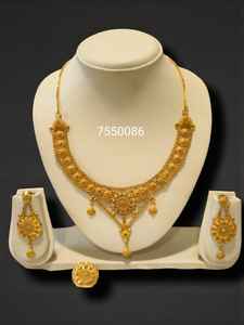 ชุดสร้อยคอและกำไลข้อมือทองเหลืองชุบทอง 6 กรัมสำหรับผู้หญิงจาก AWAIS HOUSE เหมาะสำหรับงานแต่งงาน งานหมั้น งานปาร์ตี้ สไตล์ฮิปฮอป ดีไซน์รูปอินฟินิตี้ - Product Image 3