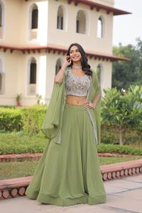 ชุดเลเฮนกาโชลีดีไซน์โดดเด่นสำหรับผู้หญิง พร้อมเสื้อโคติสไตล์ตะวันตก มีจำหน่ายในราคาขายส่งจากอินเดีย - Product Image 4