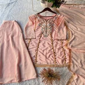 VASTRA COTTAGE Atasan Chinon Desainer dengan Renda Koin Emas dan Bordir Payet, Dupatta Mikro, Pakaian Pesta - Product Image 6