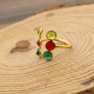Anillo Chapado en Oro de 18k con Piedras Preciosas de Granate, Peridoto y Cuarzo Esmeralda - Product Image 3