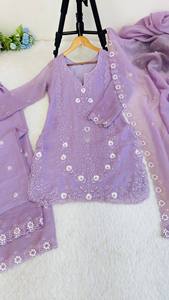 Conjunto de 3 piezas de seda con cuello redondo 2026: Kurti, Plazzo y Dupatta con bordado de hilo y lentejuelas, mangas largas, completamente cosido con cinturón elástico en la cintura. - Product Image 5