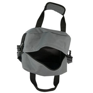 Nouvel article : Sac de sport unisexe en polyester avec sangle réglable, fermeture éclair, poignée souple, gris uni, pour la gym et les voyages - Product Image 2