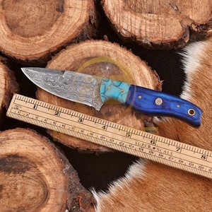 Cuchillo de Caza de Hoja Fija de Acero de Damasco, Punta Caída, Mango Azul con Incrustaciones de Turquesa, Funda de Cuero X-1307 - Product Image 3